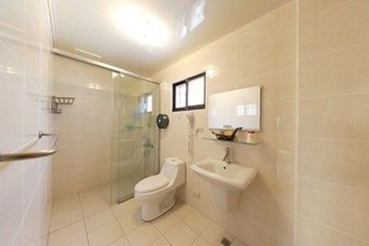 Room 6 of 23