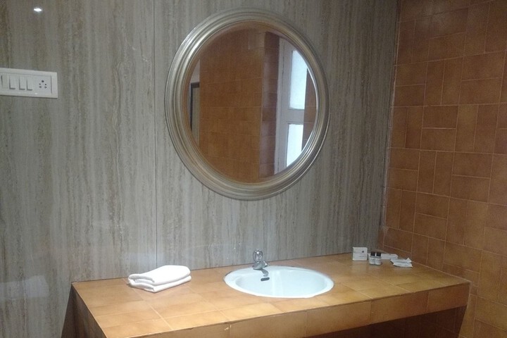 Room 17 of 46