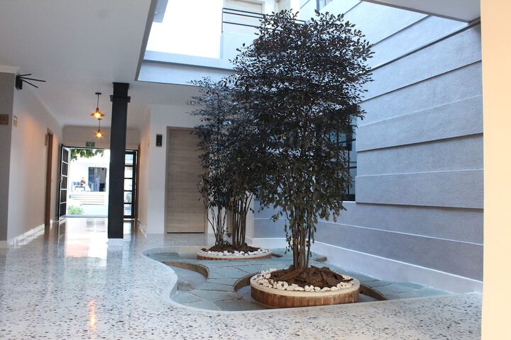Ballroom/Hall 35 of 40
