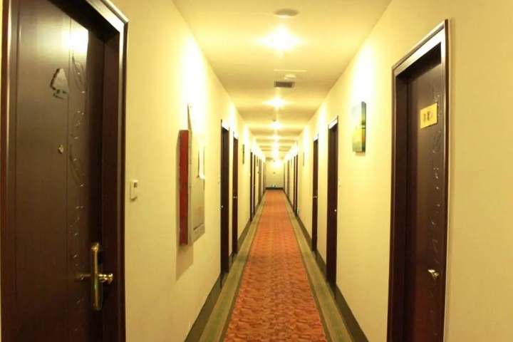 Room 10 of 11