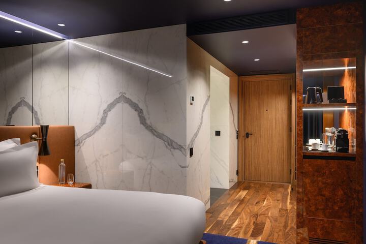 Room 28 of 130