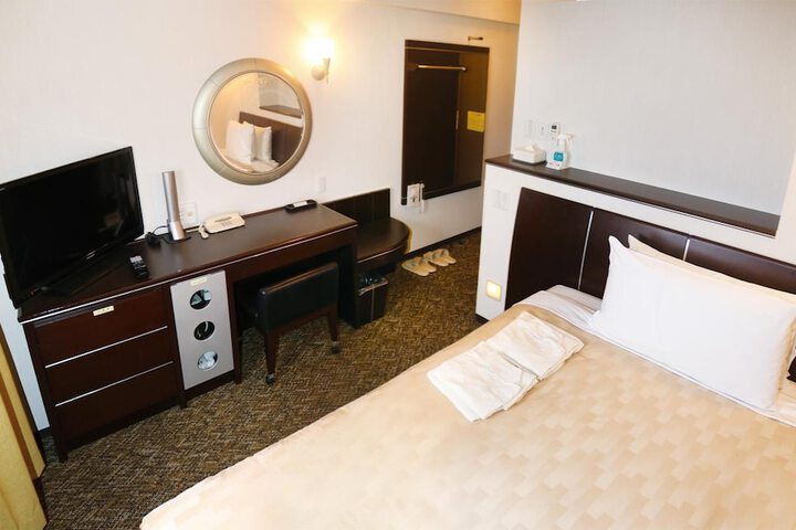 Room 21 of 103