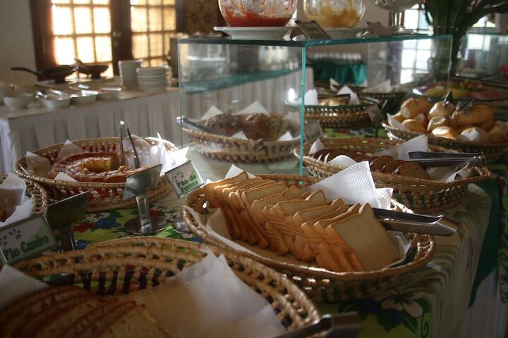 Dining 38 of 72