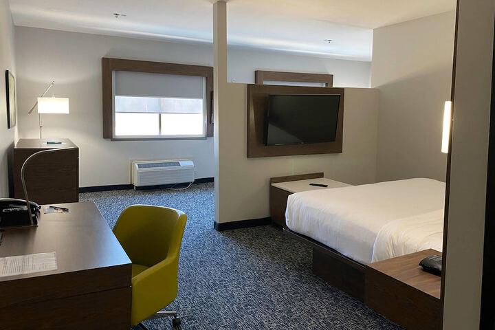 Room 19 of 87