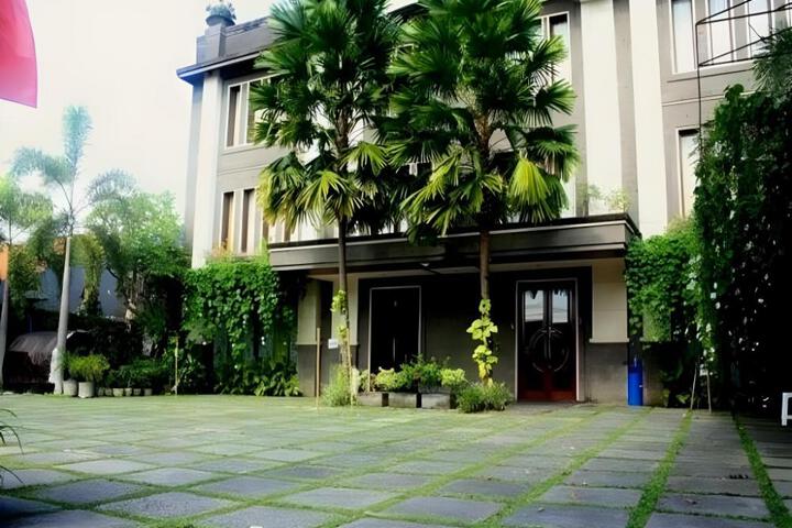 Nirwana Suites