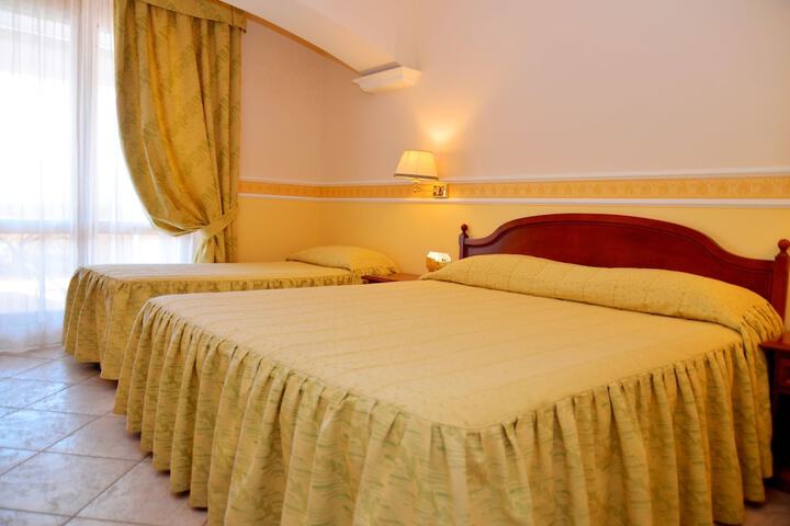 Room 10 of 73