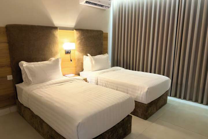 Room 12 of 23
