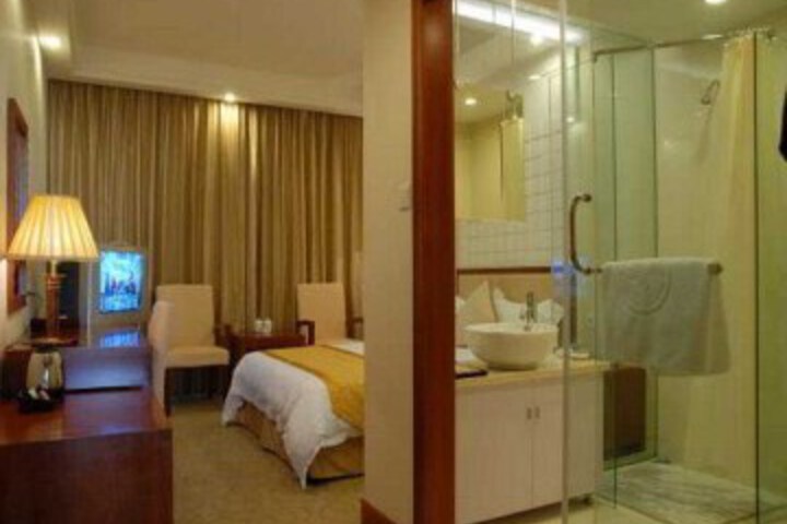 Room 5 of 6