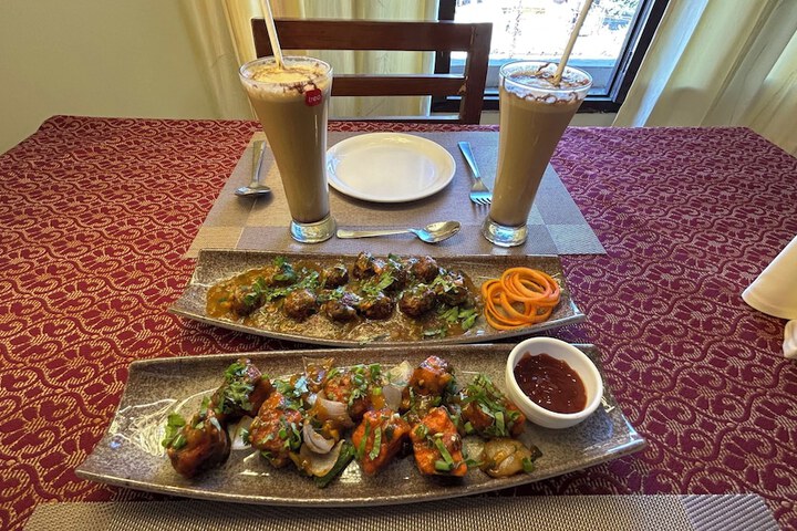 Dining 52 of 64