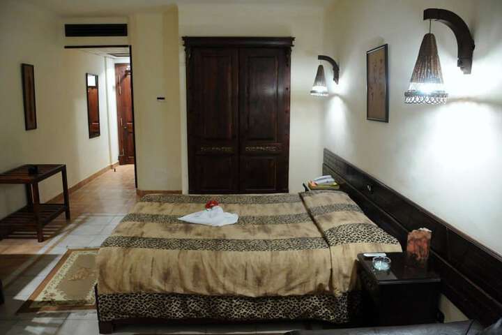 Room 3 of 74