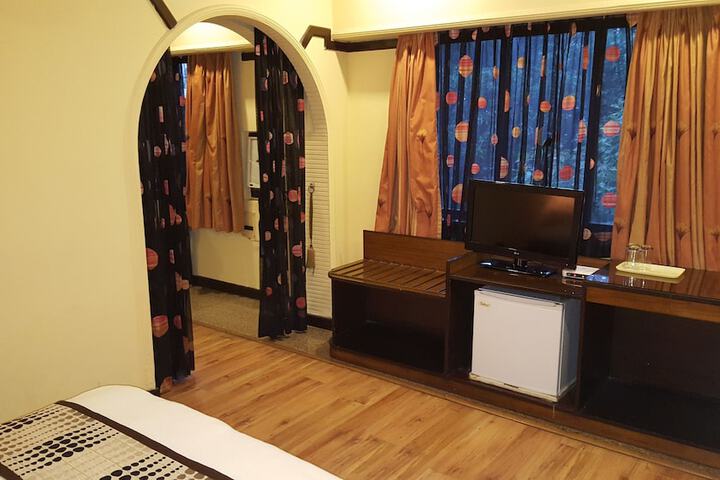 Room 21 of 77