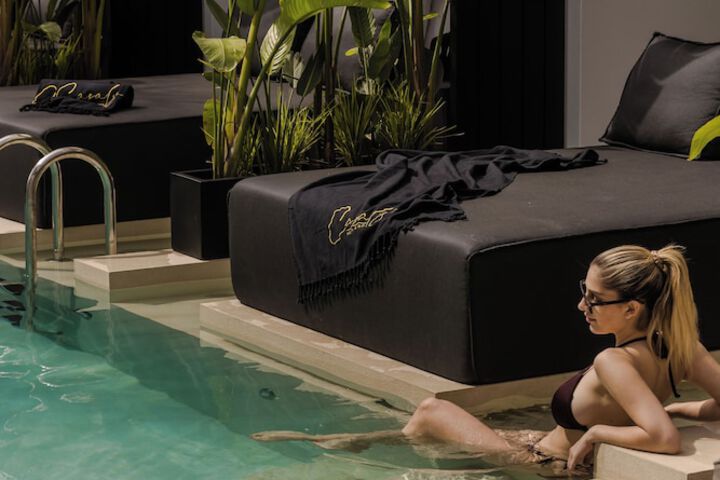 Pool 79 of 121