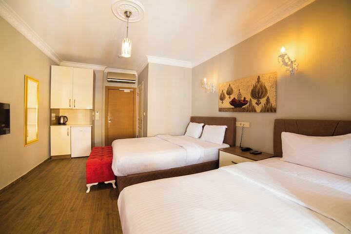 Room 51 of 106