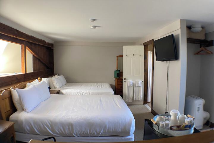 1 Queen Bed (66 of 80)