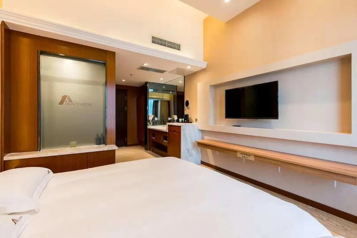 Room 6 of 10