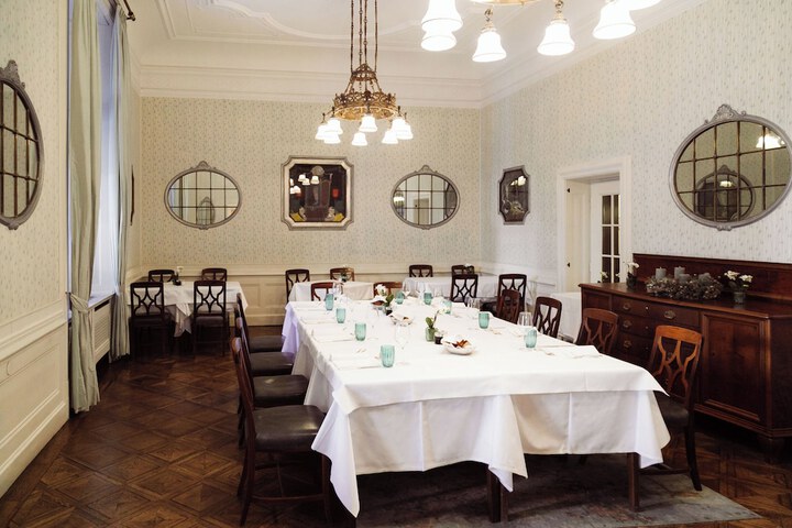 Ballroom/Hall 98 of 125