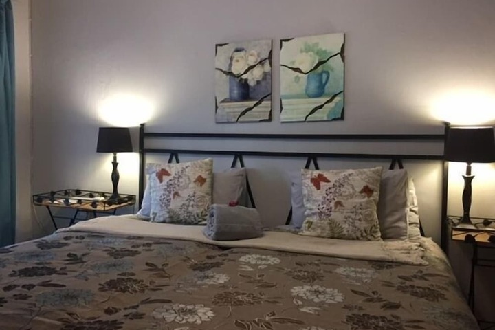 Room 8 of 28