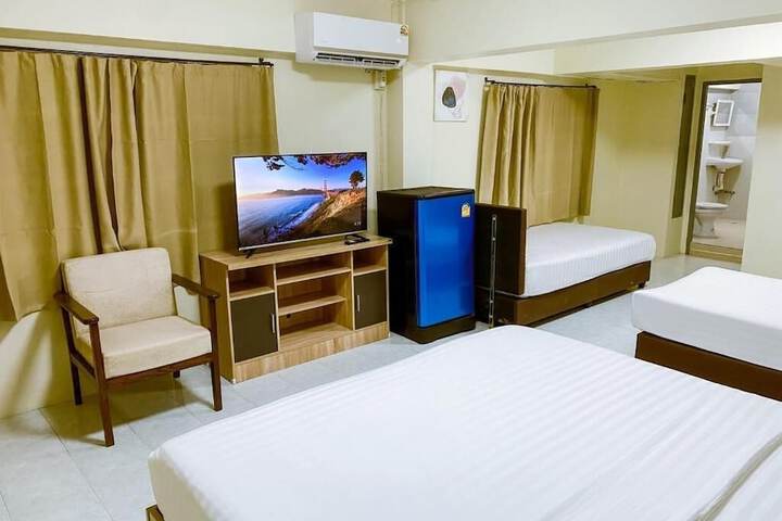 Room 3 of 37