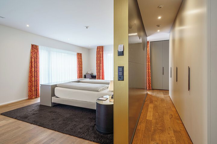 Room 44 of 79