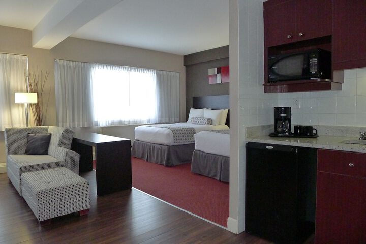 1 Bedroom Suite King Bed (1 of 10)
