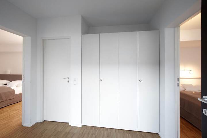Room 6 of 67