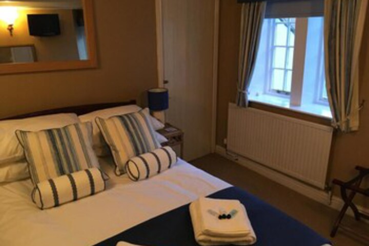 Room 25 of 46
