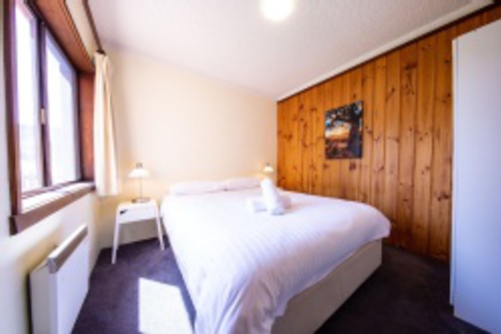 Room 211 of 693