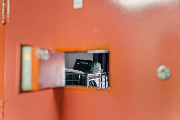 Room 7 of 36