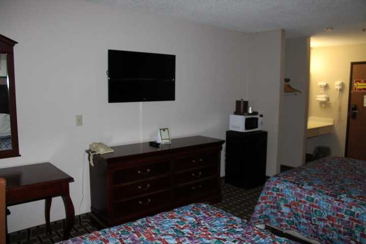 2 Double Beds (13 of 27)