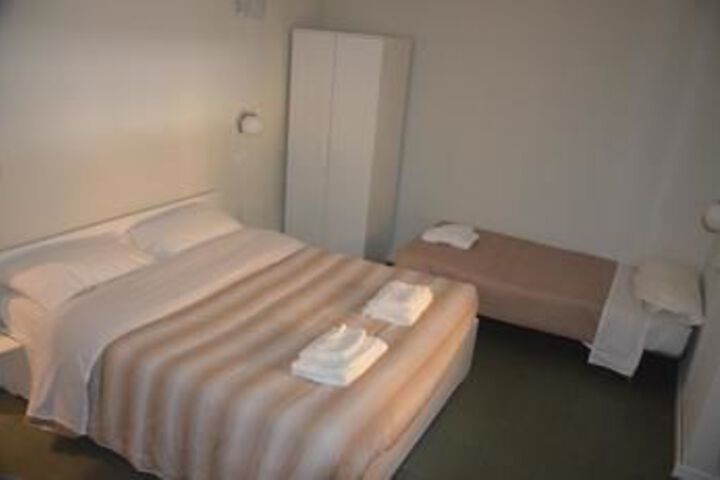 Room 14 of 32