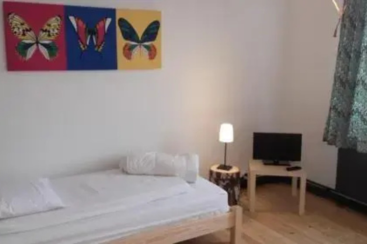 Room 2 of 12
