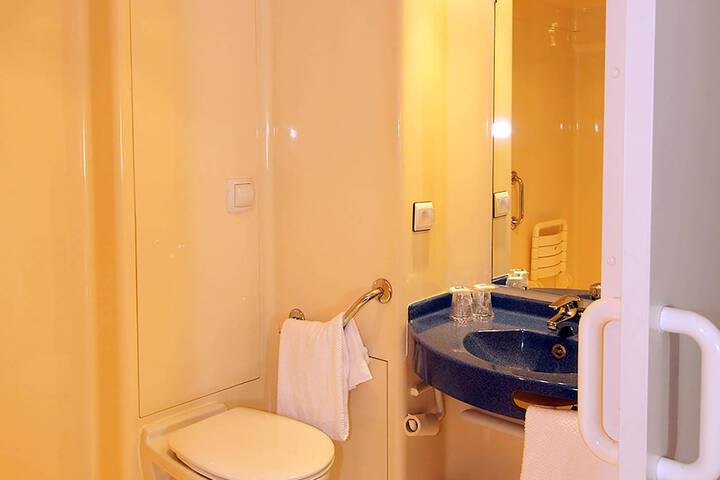 Room 14 of 26