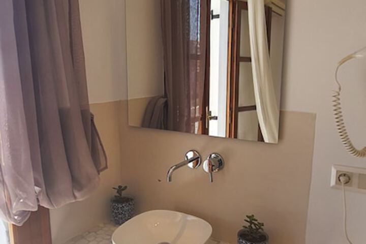 Room 109 of 162