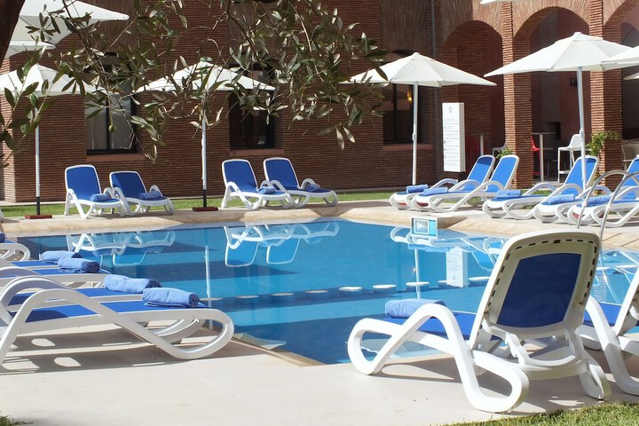 Pools & Facilities