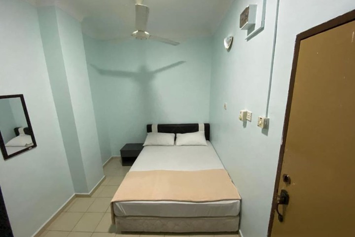 Room 8 of 20