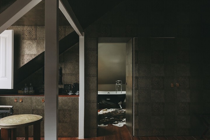 Room 17 of 245