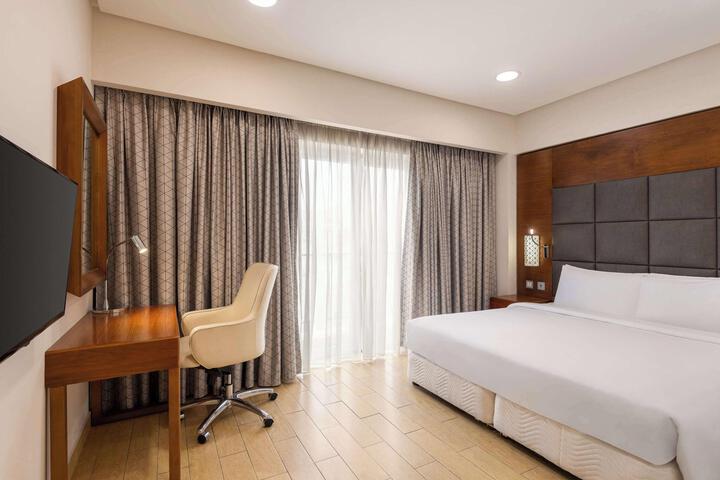 Room 17 of 74