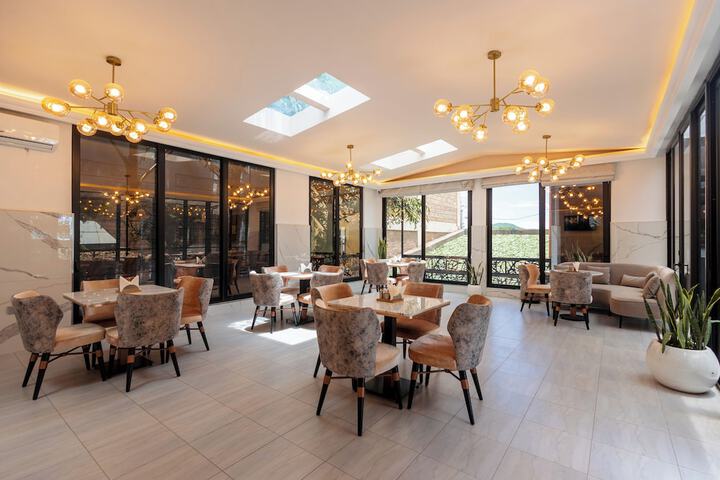 Iman Hotel