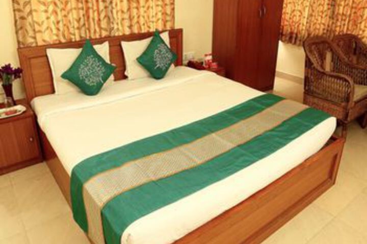 Room 13 of 27