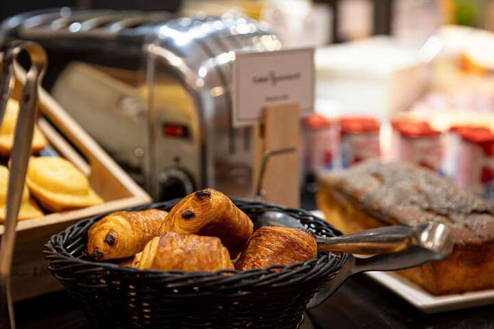 Breakfast/Coffee Service 16 of 27