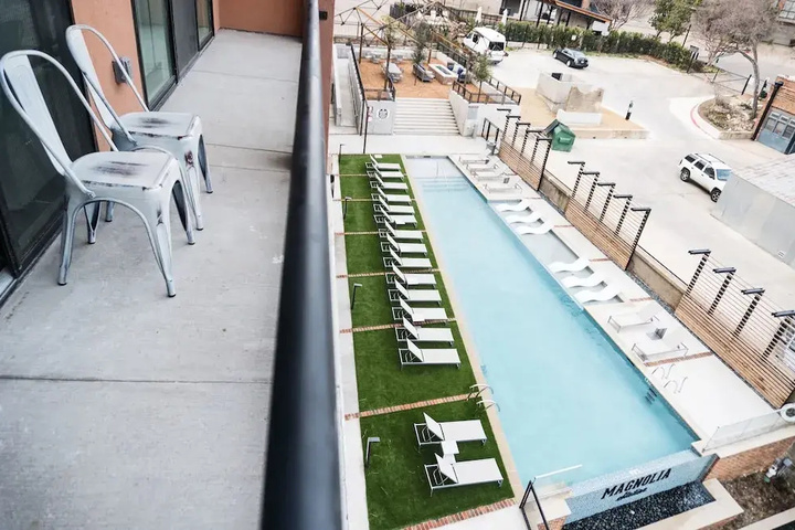 Pool 5 of 9
