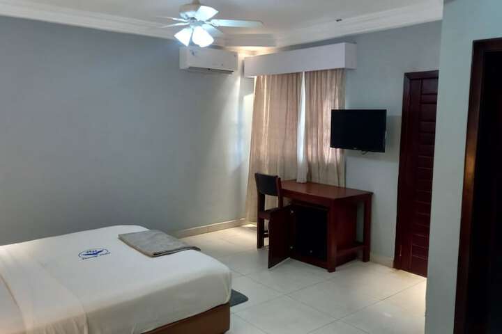 Room 9 of 21