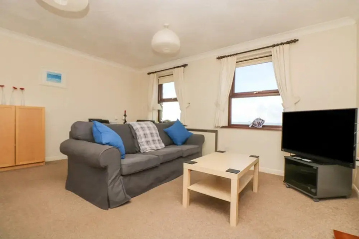 Room 4 of 17