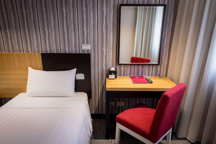 Room 26 of 54