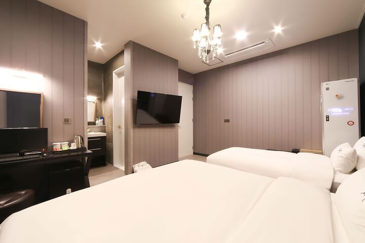 Room 54 of 152