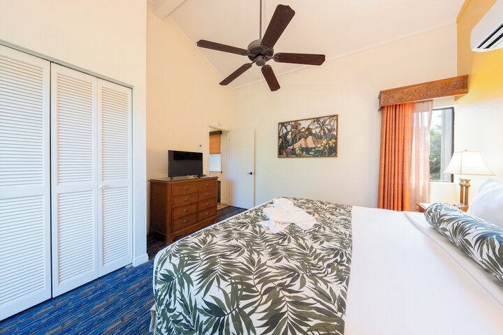 Room 4 of 61