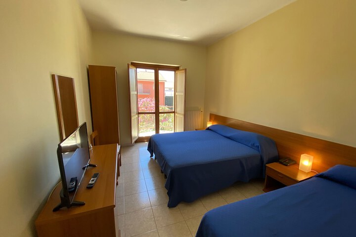 Room 10 of 11