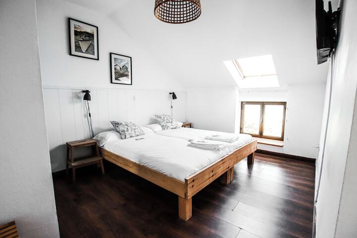 Room 3 of 22