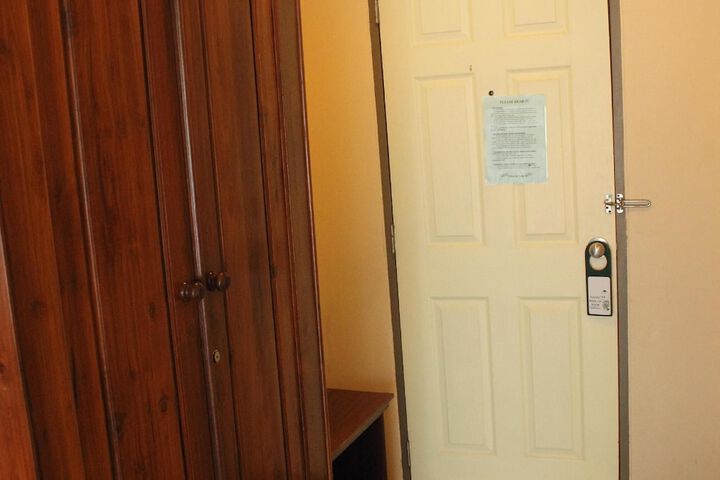 Room 17 of 43