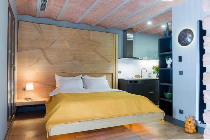 Room 4 of 20
